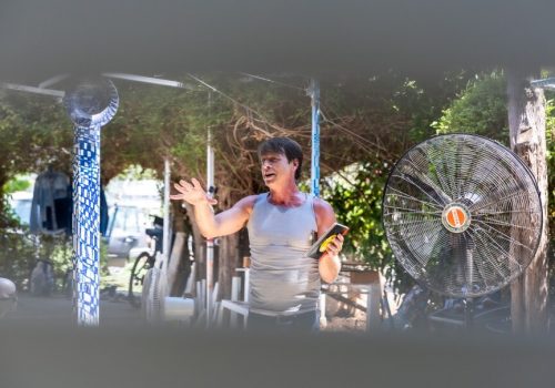 שי שניידרמן - יוצר טקסטיל, מעצב, אורג וסורג